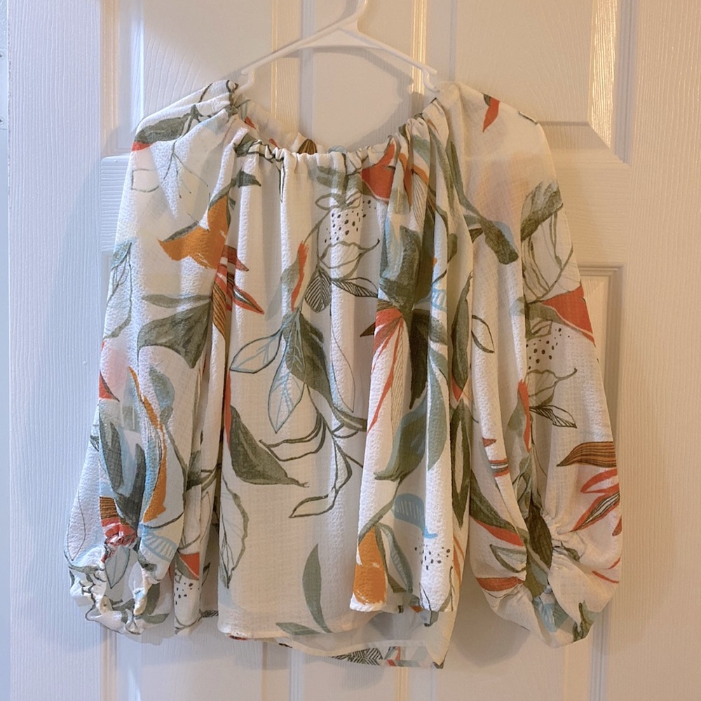Flowy Floral Top w/ Tie Back sz M